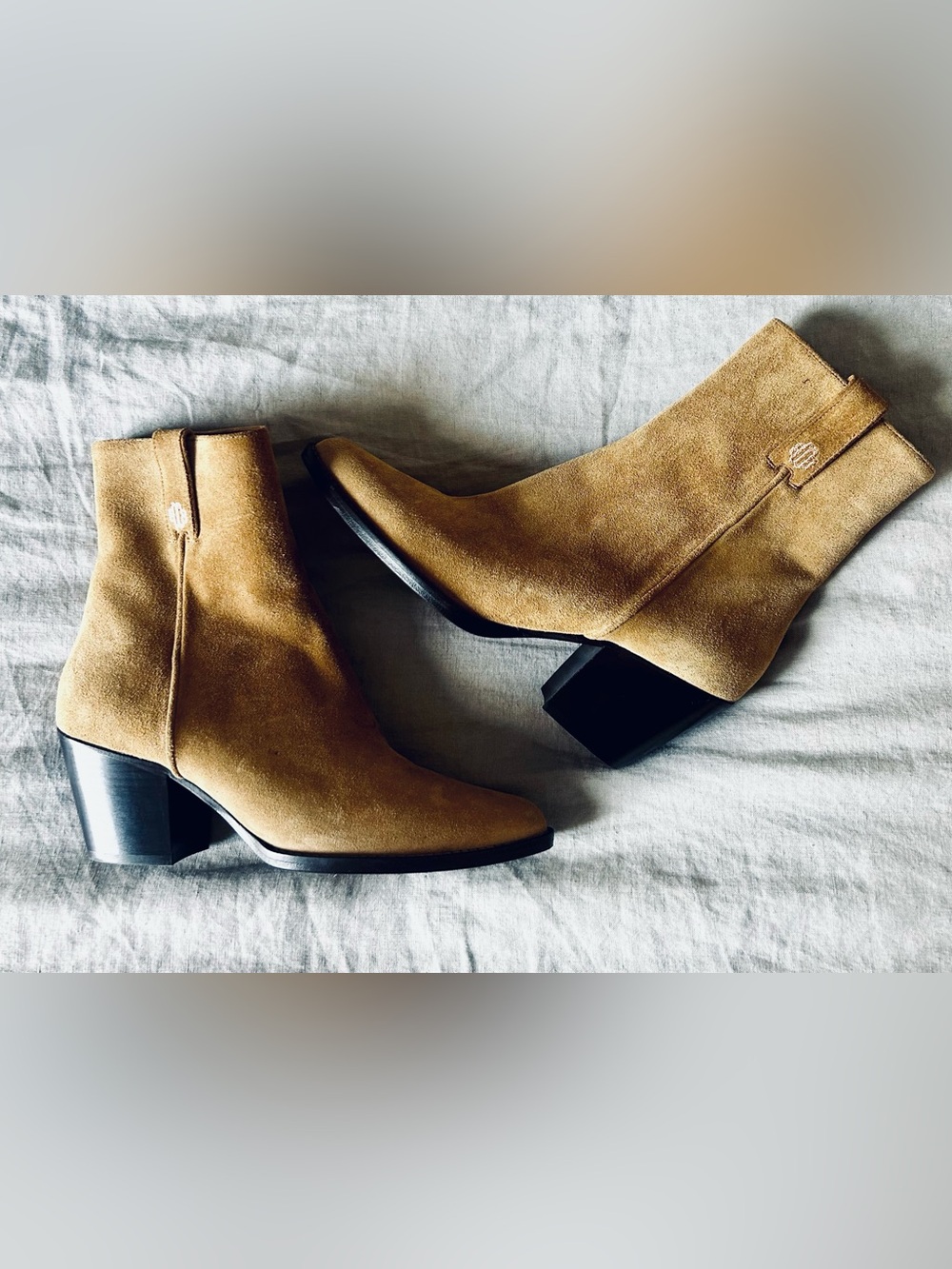 Brand new never worn: Maje ‘Forwest’ Suede Ankle Boots in Camel